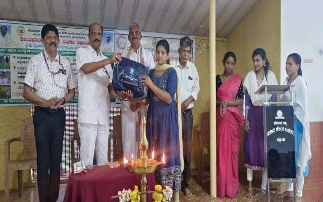 ಬೆಳ್ತಂಗಡಿ ಪಶುಪಾಲನ ಮತ್ತು ಪಶುವೈದ್ಯಕೀಯ ಸೇವಾ ಇಲಾಖೆ ವತಿಯಿಂದ ಪಶು ಸಖಿಯವರಿಗಾಗಿ ಇರುವ ಕಿಟ್ ವಿತರಣೆ ಕಾರ್ಯಕ್ರಮ.