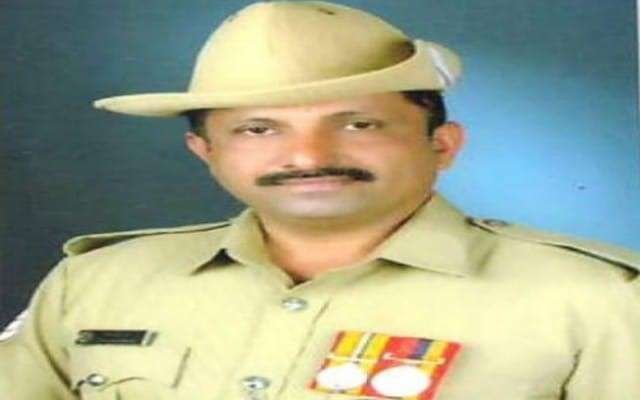 ಪೊಲೀಸ್ ಹೆಡ್ ಕಾನ್ಸ್ ಟೇಬಲ್ ಚಂದ್ರ ಕೆ.ಅಡೂರು(49) ಶನಿವಾರ ನಿಧನ ಹೊಂದಿದ್ದಾರೆ.