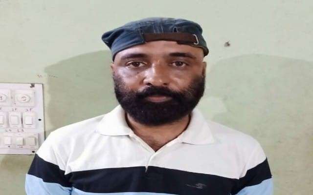 ಮಂಗಳೂರು ಮಂಜನಾಡಿ ಗ್ರಾಮದ ನಾಟೆಕಲ್ ನಿವಾಸಿ ಅಶ್ರಫ್ ಬಂಧಿತ ಆರೋಪಿ.