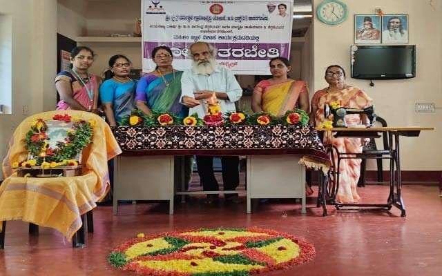 ಉಚಿತ ಹೊಲಿಗೆ ತರಬೇತಿಯನ್ನು ಶ್ರೀ ಸುಬ್ರಹ್ಮಣ್ಯ ಸೇವಾ ಟ್ರಸ್ಟ್ ನ ಅಧ್ಯಕ್ಷರಾದ ಶ್ರೀ ಮಹಾಬಲ ನಾಯ್ಕರವರು ದೀಪ ಬೆಳಗಿಸಿ ಉದ್ಘಾಟಿಸಿದರು.