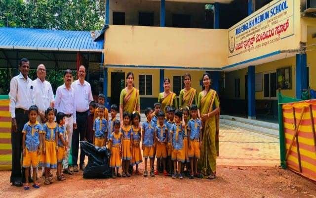 ಕಾರ್ಯ್ರಮದಲ್ಲಿ ಸಂಸ್ಥೆಯ ಸಂಚಾಲಕರಾದ ಶ್ರೀಯುತ ಎ.ವಿ. ನಾರಾಯಣ, ಶಿಕ್ಷಕ-ರಕ್ಷಕ ಸಂಘದ ಅಧ್ಯಕ್ಷರಾದ ಶ್ರೀಯುತ ಗಣೇಶ್ ಯನ್, ಎವಿಜಿ ಎಜ್ಯುಕೇಶನಲ್ ಆಂಡ್ ಚಾರಿಟೇಬಲ್ ಟ್ರಸ್ಟ್ ನ ಉಪಾಧ್ಯಕ್ಷೆ ಶ್ರೀಮತಿ ಪುಷ್ಪಾವತಿ ಗೌಡ ಕಳುವಾಜೆ, ಪೋಷಕ ವೃಂದದವರು, ಪುಟಾಣಿ ಮಕ್ಕಳು ಉಪಸ್ಥಿಯಲ್ಲಿದ್ದರು.