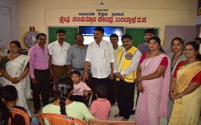 ಕಾರ್ಯಕ್ರಮದಲ್ಲಿ ವಿವಿಧ ನ್ಯೂನ್ಯತೆಯ ವಿದ್ಯಾರ್ಥಿಗಳ ಪೋಷಕರನ್ನು ಕುರಿತು ಮಾತನಾಡಿದರು.