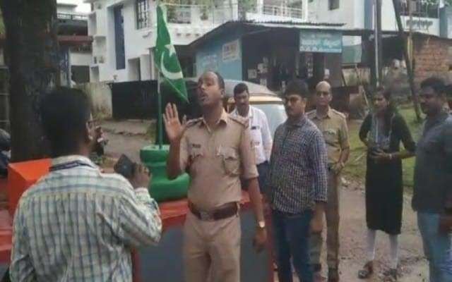 ಈದ್ ಮಿಲಾದ್ ದಿನವೇ ಕಿಡಿಗೇಡಿಗಳು ಗಣಪತಿ ಕಟ್ಟೆಯಲ್ಲಿ ಹಸಿರು ಬಾವುಟವಿಟ್ಟು ಗಲಭೆಗೆ ಯತ್ನ.