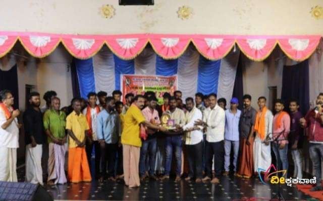 ರಂಗ ಚೇತನ ಕಲಾತಂಡ ಕಾಸರಗೋಡು ಇವರಿಂದ ನೃತ್ಯ ಚಿತ್ತಾರ ಕಾರ್ಯಕ್ರಮ ಜರಗಿತು.