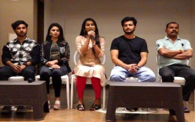 ‘ಕುದ್ರು' ಅ.13ರಂದು ಕರ್ನಾಟಕಾದ್ಯಂತ ಬಿಡುಗಡೆಯಾಗಲಿದೆ ಎಂದು ಪತ್ರಿಕಾಗೋಷ್ಠಿಯಲ್ಲಿ ಮಾತನಾಡಿದ ಚಿತ್ರದ ನಾಯಕ ನಟ ಹರ್ಷಿತ್ ಶೆಟ್ಟಿ ಹೇಳಿದರು.