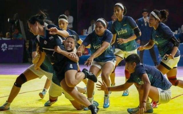 ಮಹಿಳೆಯರ ಕಬಡ್ಡಿಯಲ್ಲಿ ಭಾರತ ತಂಡ ಗೆದ್ದು ಚಿನ್ನಕ್ಕೆ ಮುತ್ತಿಡುವ ಮೂಲಕ ಶತಕದ ಸಾಧನೆಯನ್ನು ಪೂರ್ಣಗೊಳಿಸಿ ಏಷ್ಯನ್ ಗೇಮ್ಸ್ನಲ್ಲಿ ದೊಡ್ಡ ಇತಿಹಾಸವನ್ನೇ ಬರೆದಿದೆ.