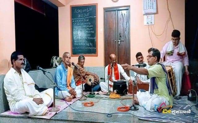 ಕರಿಬೈಲ್ ಕ್ಷೇತ್ರದಲ್ಲಿ ಯಕ್ಷಗಾನ ತಾಳಮದ್ದಳೆ.