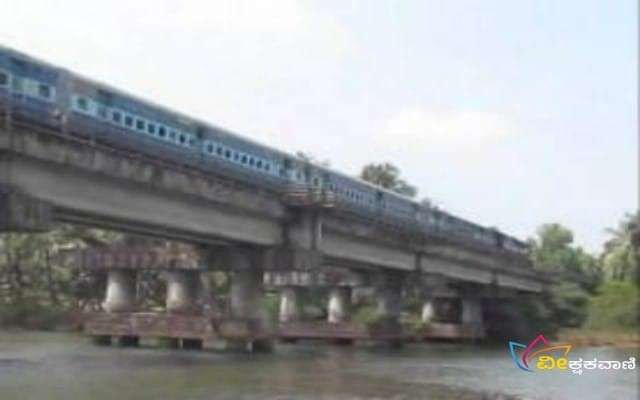 ರೈಲ್ವೇ ಮೇಲ್ವೇತುವೆಯ ಕೆಳಗಡೆ ಯುವಕನೊಬ್ಬ ಆತ್ಮಹತ್ಯೆ.