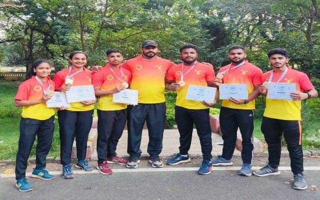 ಸಂತ ಫಿಲೋಮಿನಾ ಕಾಲೇಜಿನ ವಿದ್ಯಾರ್ಥಿಗಳು ರಾಜ್ಯ ಮಟ್ಟದ ದಸರಾ ವೈಟ್ ಲಿಫ್ಟಿಂಗ್ ಕ್ರೀಡಾಕೂಟದಲ್ಲಿ 5 ಚಿನ್ನದ ಪದಕ 1 ಬೆಳ್ಳಿಯ ಪದಕವನ್ನು ಪಡೆದಿರುತ್ತಾರೆ.