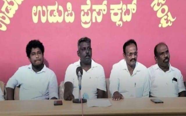 ಅಕ್ಟೋಬರ್ 15ರಂದು ಮಹಿಷ ದಸರಾ ಹಾಗೂ ಮೂಲ ನಿವಾಸಿಗಳ ಸಾಂಸ್ಕೃತಿಕ ಹಬ್ಬವನ್ನು ಆಚರಿಸಲಾಗುತ್ತದೆ ಎಂದು ಹರೀಶ್ ಕೋಟ್ಯಾನ್ ಅವರು ಸುದ್ದಿಗೋಷ್ಠಿಯಲ್ಲಿ ತಿಳಿಸಿದ್ದಾರೆ.