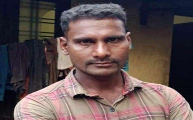 ಮೃತ ಯುವಕನನ್ನು ಕಡಬ ತಾಲೂಕಿನ ಮರ್ದಾಳ ಬಂಟ್ರ ಗ್ರಾಮದ ನೀರಾಜೆ ನಿವಾಸಿ ಸುರೇಶ್ ಎಂದು ಗುರುತಿಸಲಾಗಿದೆ.