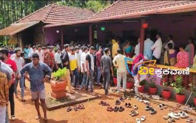 ದುಷ್ಕರ್ಮಿಗಳಿಂದ ಹತ್ಯೆಗೊಳಗಾದ ಕಲ್ಲೇಗ ಟೈಗರ್ಸ್ ನ ಅಕ್ಷಯ್ ಕಲ್ಲೇಗ ಮನೆ.