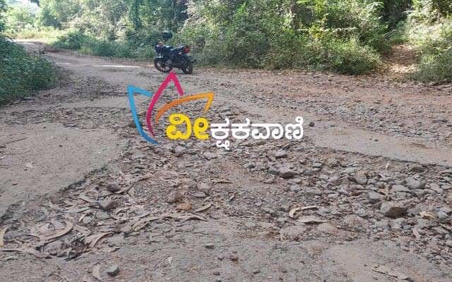 ಹದಗೆಟ್ಟ ಜೋಡುಕಲ್ಲು-ಪರಂಬಳ ರಸ್ತೆ
