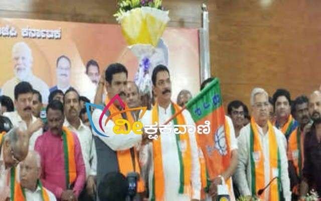 ಬಿಜೆಪಿ ರಾಜ್ಯಾಧ್ಯಕ್ಷರಾಗಿ ಆಯ್ಕೆಗೊಂಡ ಬಿವೈ ವಿಜಯೇಂದ್ರ ಅವರು ಅಧಿಕಾರ ಸ್ವೀಕಾರ ಮಾಡಿದರು.