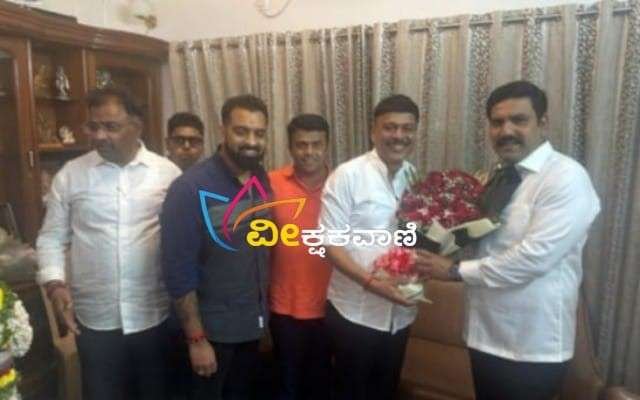 ಬಿ.ವೈ ವಿಜಯೇಂದ್ರ ಅವರನ್ನು ಬೆಂಗಳೂರಿನಲ್ಲಿ ಶಾಸಕ ರಾಜೇಶ್ ನಾಯ್ಕ್ ಉಳಿಪ್ಪಾಡಿ ಮತ್ತು ಶಾಸಕ ಹರೀಶ್ ಪೂಂಜಾ ಅವರು ಭೇಟಿಯಾಗಿ ಅಭಿನಂದಿಸಿದರು.