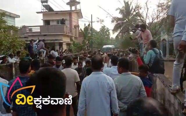 ಮಹಜರು ಸಂದರ್ಭದಲ್ಲಿ ಸಾರ್ವಜನಿಕರ ಆಕ್ರೋಶ.