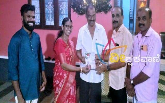 ಡಿ ಅಲ್ಮೇಡ ಇವರ ಮನೆಗೆ ಭೇಟಿ ನೀಡಿ ಕ್ರಿಸ್ಮಸ್ ಹಬ್ಬದ ಶುಭಾಶಯ ಕೋರುವ ಕರಪತ್ರ ನೀಡಿ ಶುಭ ಹಾರೈಸಲಾಯಿತು.