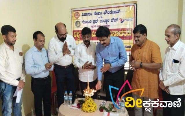 ರೋಟರಿ ಕ್ಲಬ್ ಬಂಟ್ವಾಳ ಟೌನ್ ಅಧ್ಯಕ್ಷ ಸುರೇಶ್ ಸಾಲ್ಯಾನ್ ಅವರು ಕಾರ್ಯಕ್ರಮವನ್ನುದರು.