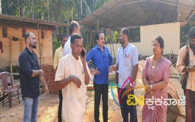 ಶಾಸಕ ಅಶೋಕ್ ರೈ ಕಾಮಗಾರಿಗಳನ್ನು ಪರಿಶೀಲನೆ ಮಾಡಿ ಜೀರ್ಣೋದ್ದಾರ ಕೆಲಸವನ್ನು ವೀಕ್ಷಣೆ ಮಾಡಿದರು.