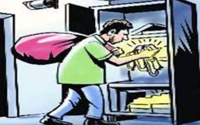 ಮನೆಯಿಂದ ನಗ-ನಗದು ಕಳವು