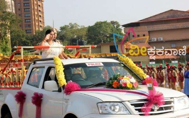 ಅಜ್ಜರಕಾಡಿನ ಮಹಾತ್ಮ ಗಾಂಧಿ ಮೈದಾನದಲ್ಲಿ ನಡೆದ 75ನೇ ಗಣರಾಜ್ಯೋತ್ಸವ ಸಮಾರಂಭ