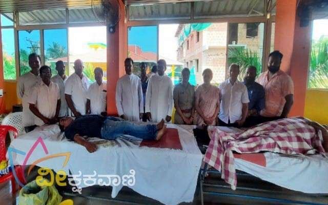 ಶ್ರೀ ಗಜಾನನ ಯಕ್ಷಗಾನ ಕಲಾ ಸಂಘದ ಸಭಾಂಗಣದಲ್ಲಿ ಆಯೋಜಿಸಲಾದ ಸ್ವಯಂ ಪ್ರೇರಿತ ಬೃಹತ್ ರಕ್ತಾದಾನ ಶಿಬಿರ