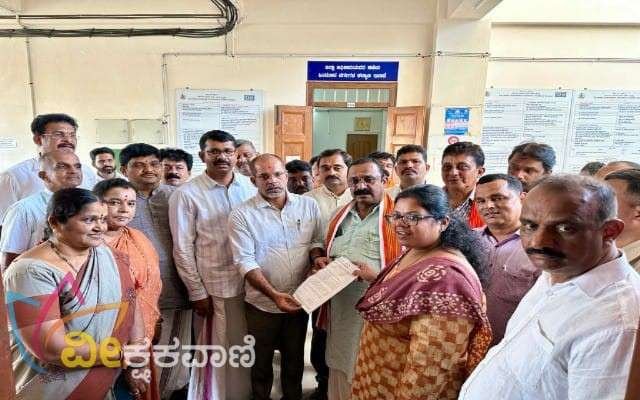 ಪ್ರತಿಭಟನಾ ಸಭೆಯ ಬಳಿಕ ಜಿಲ್ಲಾಧಿಕಾರಿಗಳ ಮೂಲಕ ಮನವಿ ಸಲ್ಲಿಸಲಾಯಿತು