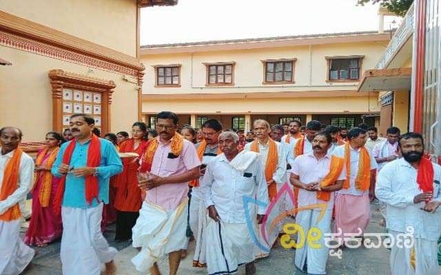 ಪಡುಅಲೆವೂರು ಶ್ರೀದುರ್ಗಾಪರಮೇಶ್ವರಿ ದೇವಸ್ಥಾನದಿಂದ ಕಡಿಯಾಳಿ ಶ್ರೀಮಹಿಷಮರ್ದಿನಿ ದೇವಸ್ಥಾನದವರೆಗೆ ನಡೆದ ಈ ಪಾದಯಾತ್ರೆ