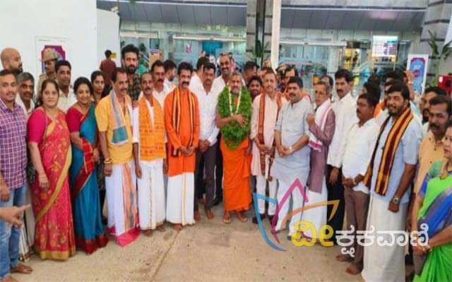 ಅಯೋಧ್ಯೆಯ ಮಂಡಲೋತ್ಸವ ಮುಗಿಸಿ ಕರಾವಳಿಗೆ ವಾಪಸ್ಸಾದ ಪೇಜಾವರ ಶ್ರೀಗಳಿಗೆ ಅದ್ದೂರಿ ಸ್ವಾಗತ.