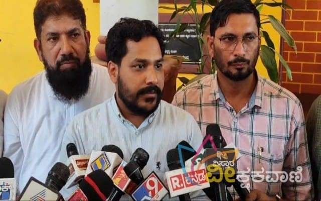 ಪಾಕ್ ಪರ ಘೋಷಣೆ ಕೂಗಿದ ಮೂವರ ಬಂಧನ ವಿಚಾರಕ್ಕೆ ಸಂಬಂಧಿಸಿ ಉಡುಪಿಯಲ್ಲಿ ಮಾ.6ರಂದು ಸುದ್ದಿಗಾರರಿಗೆ ಪ್ರತಿಕ್ರಿಯೆ ನೀಡಿದ ರಿಯಾಜ್ ಕಡಂಬು.