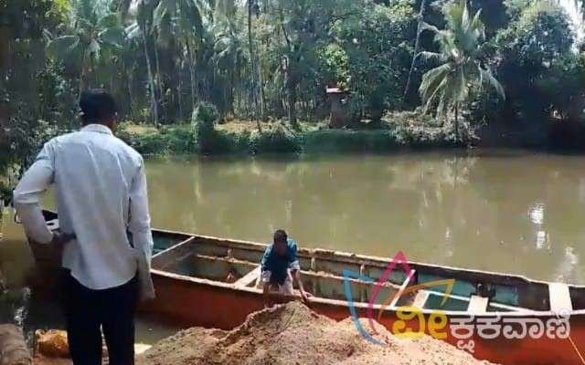 ದೆಂದೂರು ಕಟ್ಟೆ ಹೊಳೆಯಲ್ಲಿ ವ್ಯಕ್ತಿಯ ಶವ ಪತ್ತೆ