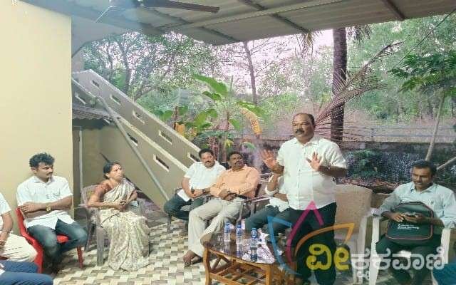 ಮುದರಂಗಡಿ ಶಕ್ತಿ ಕೇಂದ್ರದ ಸಭೆ ಮುದರಂಗಡಿಯ ಗಂಗಾಧರ್ ಶೆಟ್ಟಿ ಅವರ ಮನೆ ವಠಾರದಲ್ಲಿ ನಡೆಯಿತು.