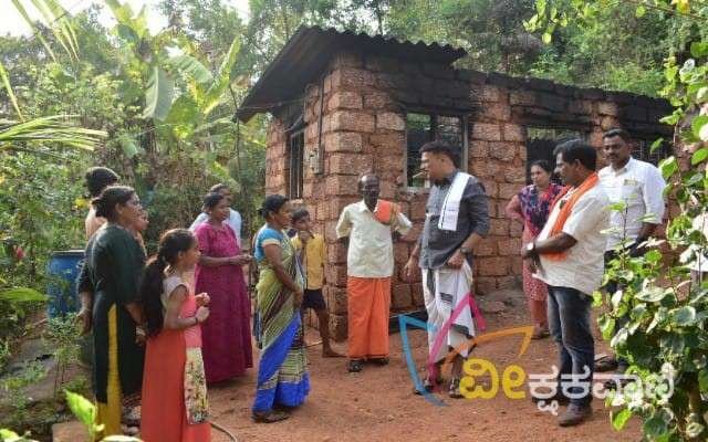  ಮನೆ ಸಂಪೂರ್ಣ ಭಸ್ಮವಾಗಿದ್ದು ಘಟನಾ ಸ್ಥಳಕ್ಕೆ ಬಂಟ್ವಾಳ ಶಾಸಕರಾದ ರಾಜೇಶ್ ನಾಯ್ಕ್ ಉಳಿಪ್ಪಾಡಿಯವರು ಭೇಟಿ 