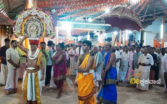 Sri Deva's Avabhrita bath today for Vishu Jatra of Aila Kshetra