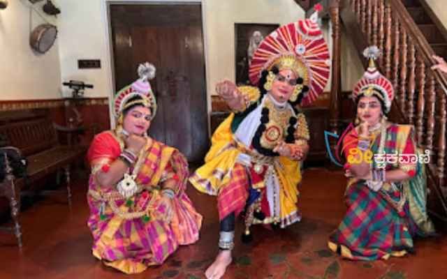 Voting awareness by IS, IPS officers dressed as Yakshagana