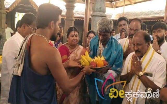 ಕಟಪಾಡಿ ಶ್ರೀ ವಿಶ್ವನಾಥ ಕ್ಷೇತ್ರಕ್ಕೆ ಭೇಟಿ ಕೊಟ್ಟು ವಿಶೇಷ ಪೂಜೆ ಸಲ್ಲಿಸಿದ ಕೋಟ