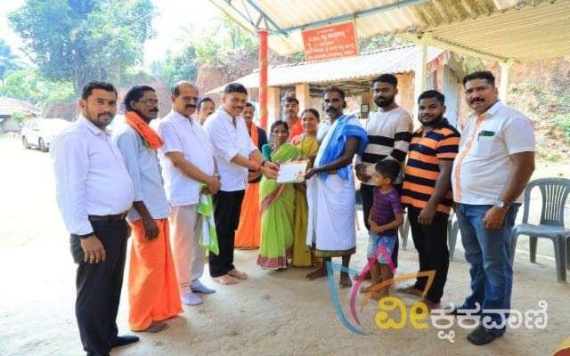 ಮತದಾರರ ಮನೆಗೆ ಭೇಟಿ ನೀಡಿ ಮತಯಾಚನೆ